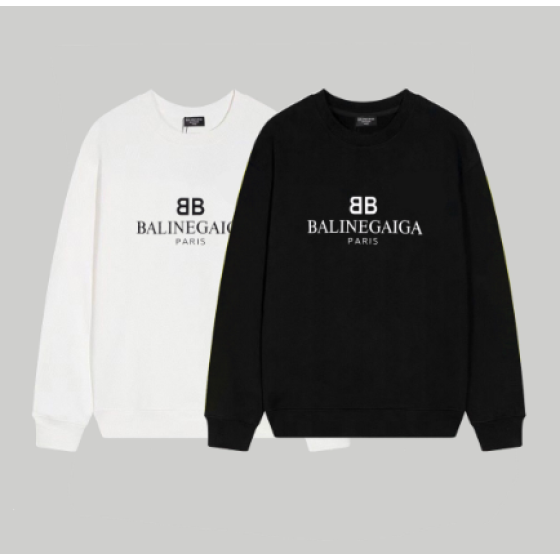 Balenciaga classic monogram print crewneck sweatshirt!